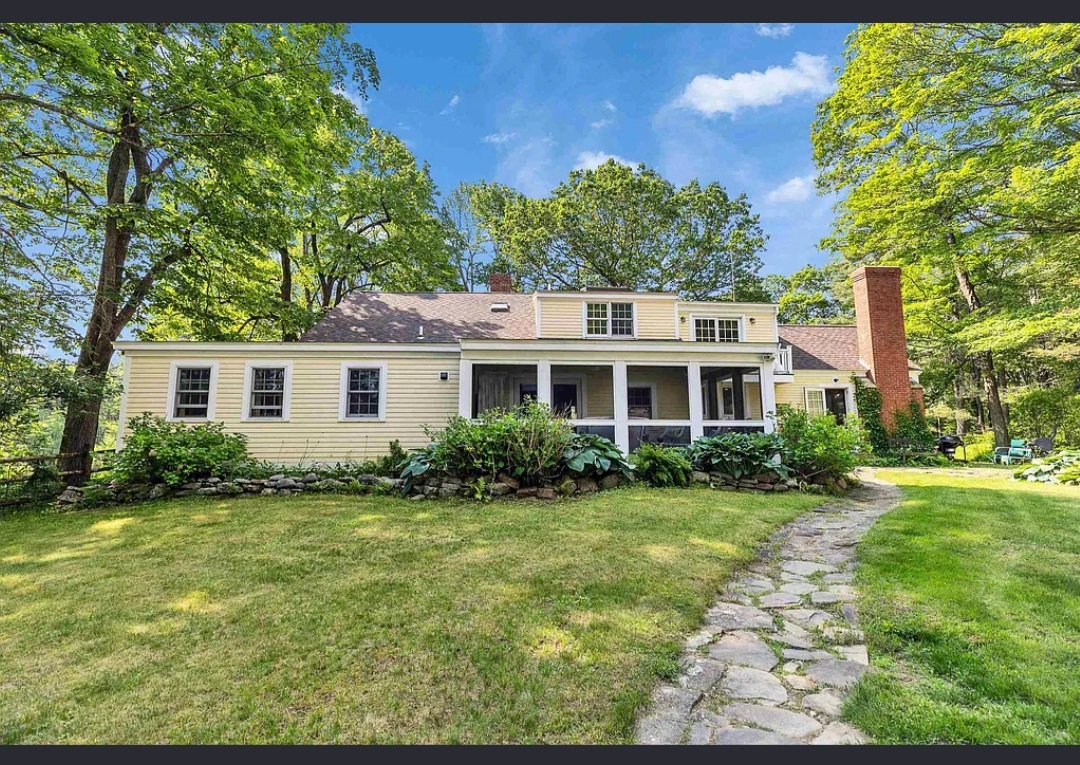 EXPANSIVE HOMES IN FRANCE
